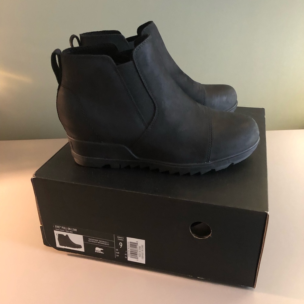 Sorel Evie Pull On Leather Boots